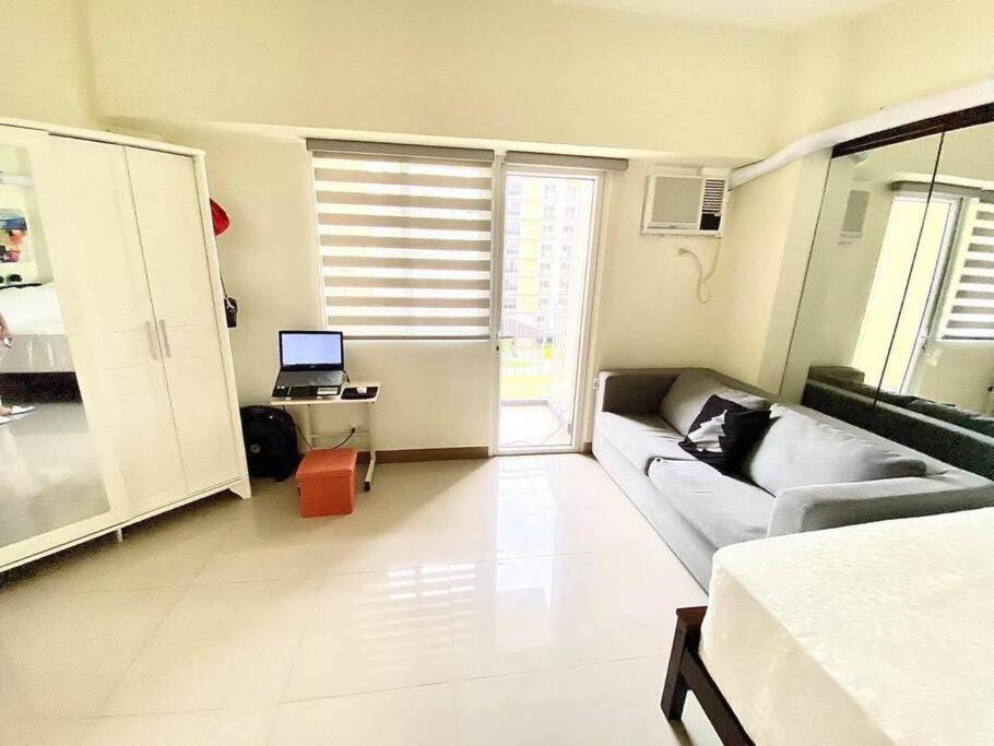 Paranaque City Field Residences מראה חיצוני תמונה
